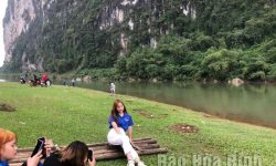 Hòa Bình: Điểm cắm trại bên bờ sông Bôi