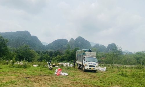 Cắt lỗ lô đất với tổng diện tích 2230m trong đó có 200 thổ cư