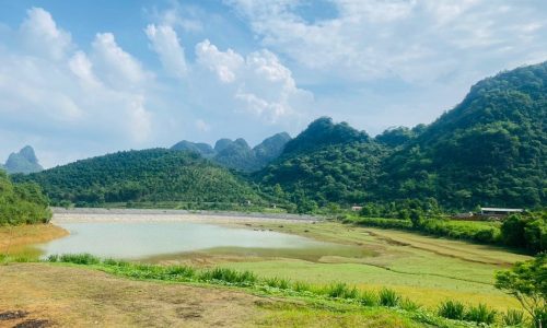 ĐẤT LƯƠNG SƠN VIEW 2 HỒ CỰC ĐẸP CÓ DT 3090m2 MÀ GIÁ CHỈ 1,xTR/m2