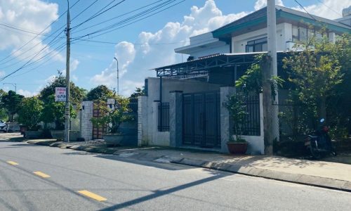 Đất trung tâm thị trấn, gần quốc lộ 1A, Giá chỉ 8xx triệu