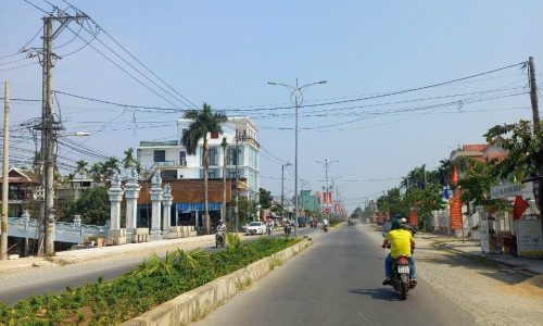 Cần bán 2 lô liền kề ngang 12m nằm sát chợ ,Trường Học.Hổ trợ vay nhanh.