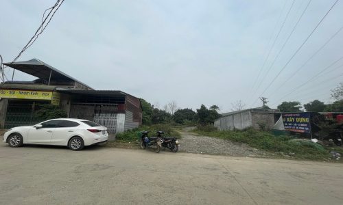 BÁN GẤP LÔ ĐẤT MẶT ĐƯỜNG KINH DOANH CÓ DIỆN TÍCH NGAY GẦN UBND