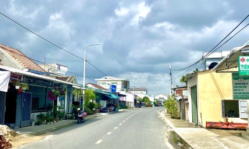 Bán lô đất thuộc Khối Phố Xuyên Tây-TT Nam Phước-Nằm sau lưng TTHC Huyện-Sẵn sổ.-Giá chỉ 675tr.