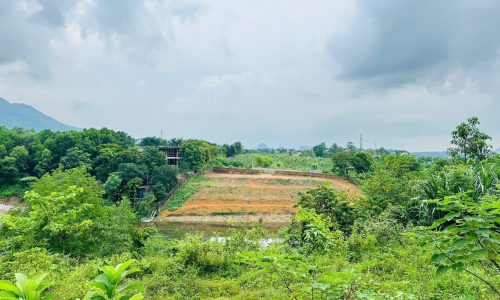 SIÊU PHẨM BÁM HỒ CỰC ĐẸP CÓ DT 2000m2 (200m2 ONT) XUNG QUANH TOÀN NGHỈ DƯỠNG