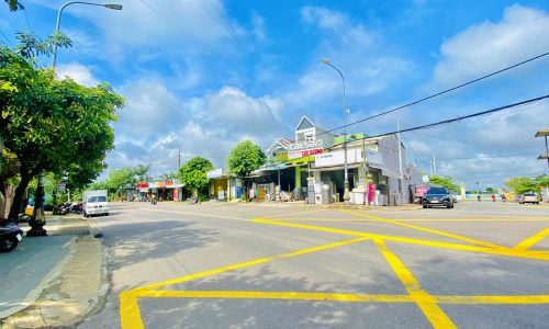 140m2  phù hợp làm nhà vườn ngay Trung Tâm Thị Trấn,sát trục đường Hùng Vương,