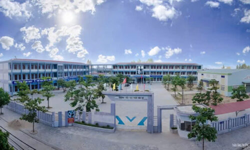 BÁN NHÀ 2 MẶT TIỀN HÒA XUÂN NGAY TRƯỜNG CẤP 1- CẤP 3 . ĐANG CHO THUÊ 10 TR /THÁNG VỊ TRÍ KINH DOANH