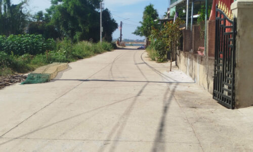 LÔ ĐẤT SÁT SÔNG DUY PHƯỚC – ĐƯỜNG Ô TÔ TRÁNH NHAU – GIÁ 1TY050🌿